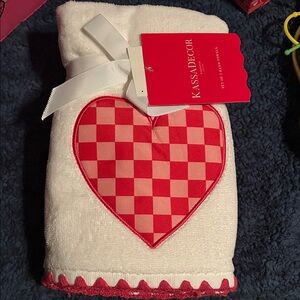 Kassa Decor White with Pink Checkered Heart Valentine’s Day Hand Towel Set of 2